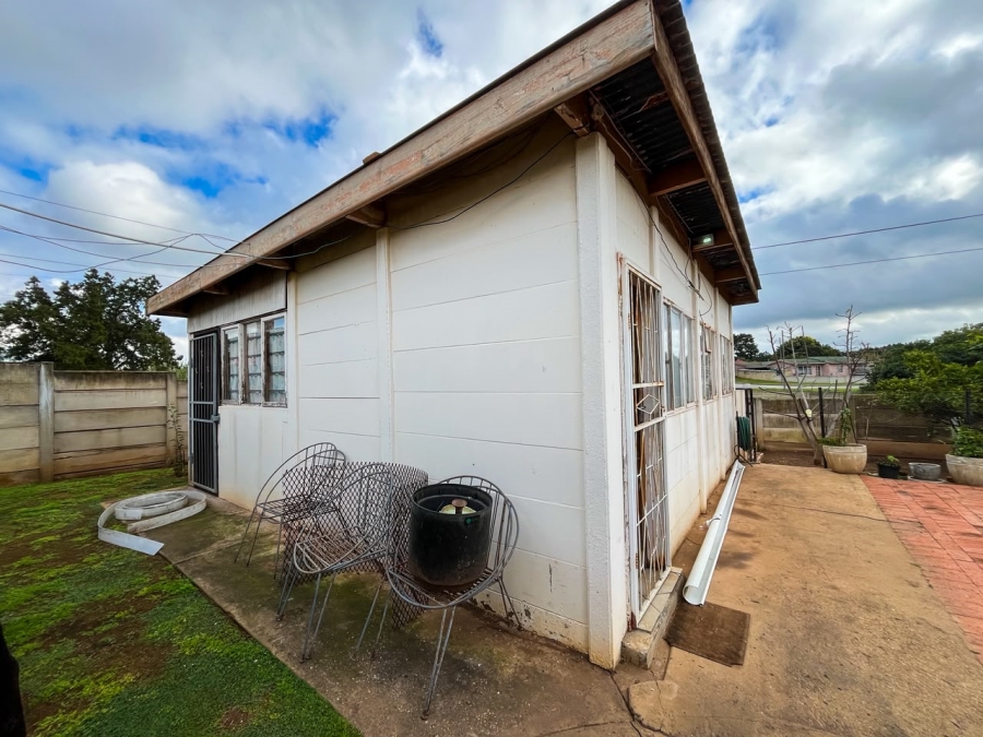 4 Bedroom Property for Sale in Bothasrus Eastern Cape